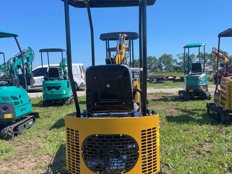 h13r-mini-excavator-image-6