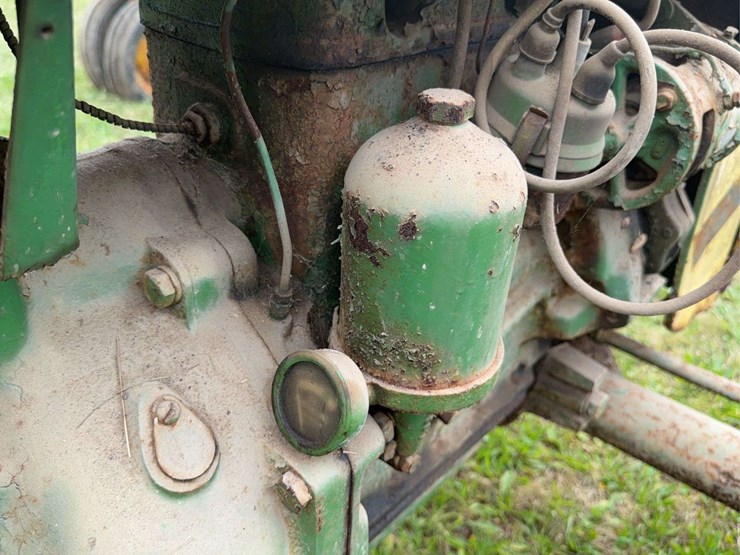 john-deere-320-image-16