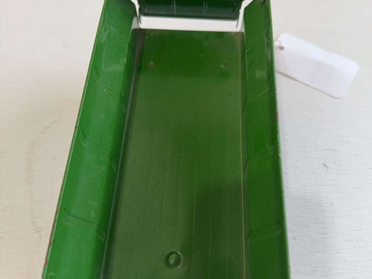 john-deere-barge-wagon,-die-cast-metal,-1/16-scale-image-3