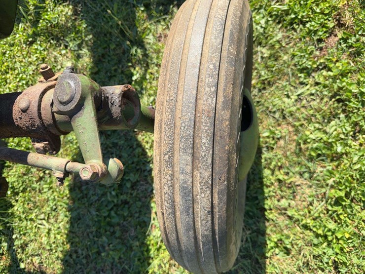 john-deere-m-image-13