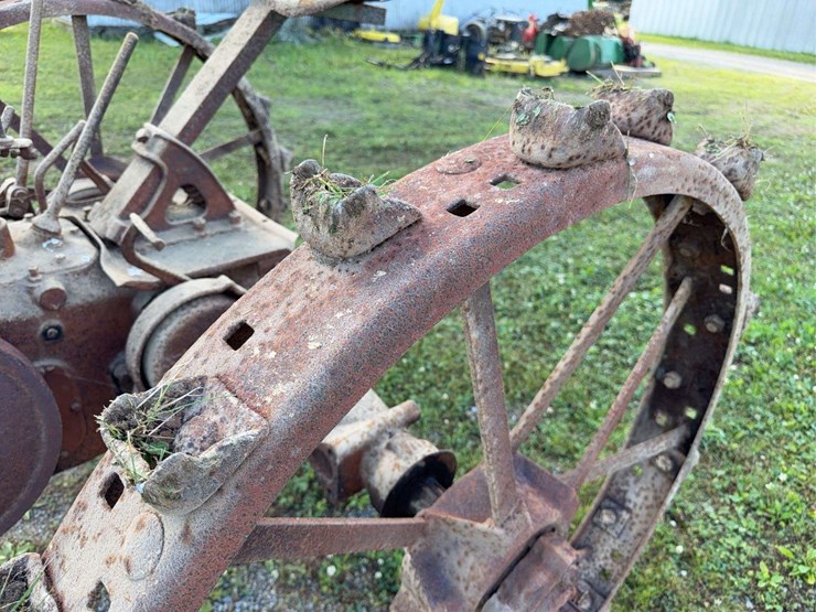 john-deere-model-b-image-32