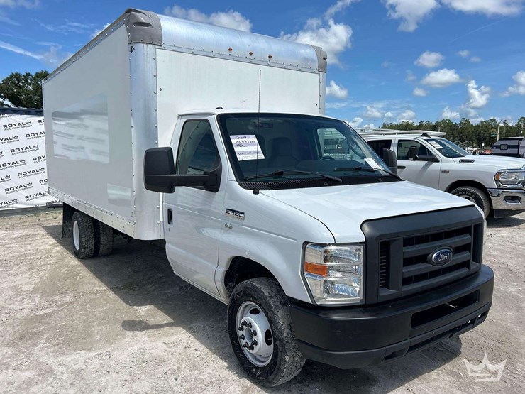 2019-ford-e350-image-2
