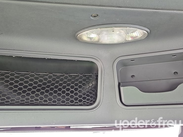2017-freightliner-cascadia-113-image-34