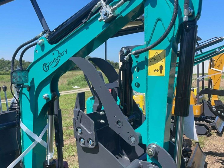 qk16r-mini-excavator-image-6