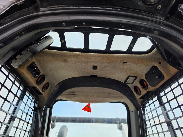 2021-bobcat-t76-image-8