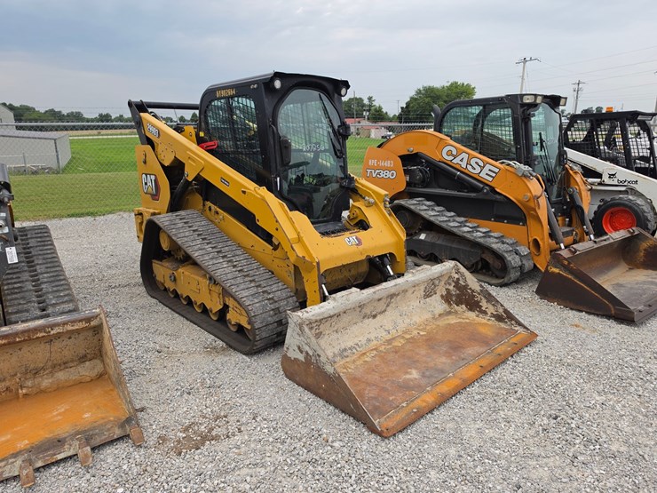 2020-caterpillar-299d3-image-1