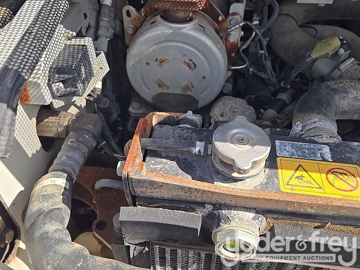 2019-takeuchi-tl8-image-35