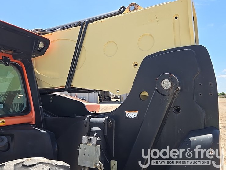 2018-jlg-1055-image-29