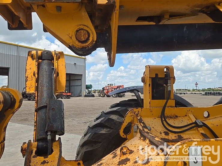 2019-jcb-510-56-image-20