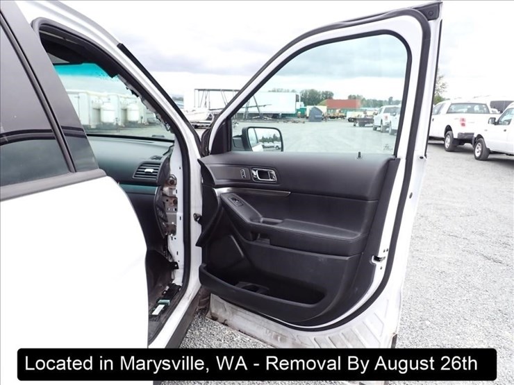 2016-ford-explorer-image-24