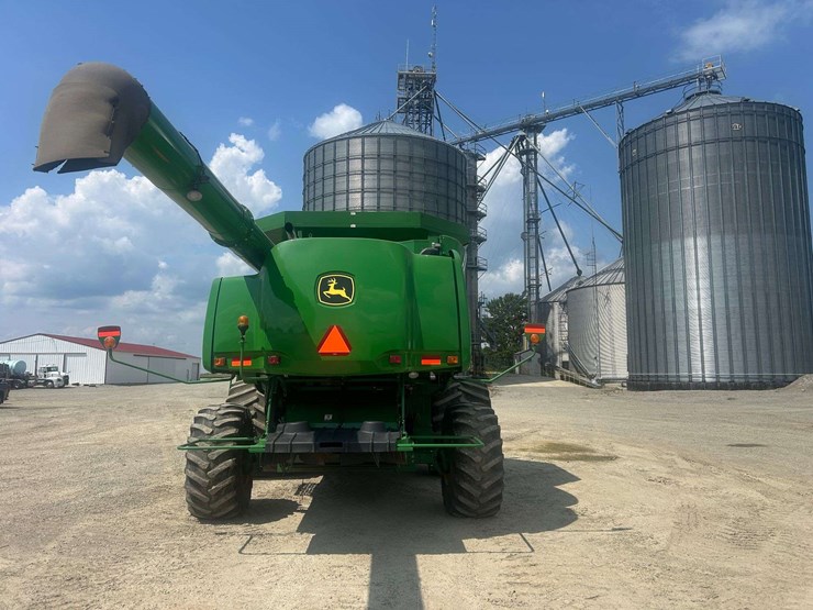 2011-john-deere-9770-sts-image-3