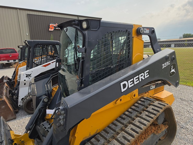 2019-deere-331g-image-23