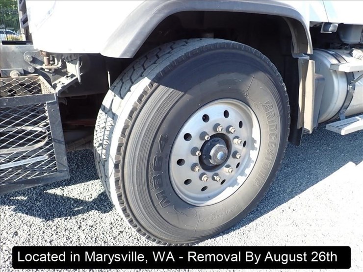 2016-freightliner-114sd-image-47
