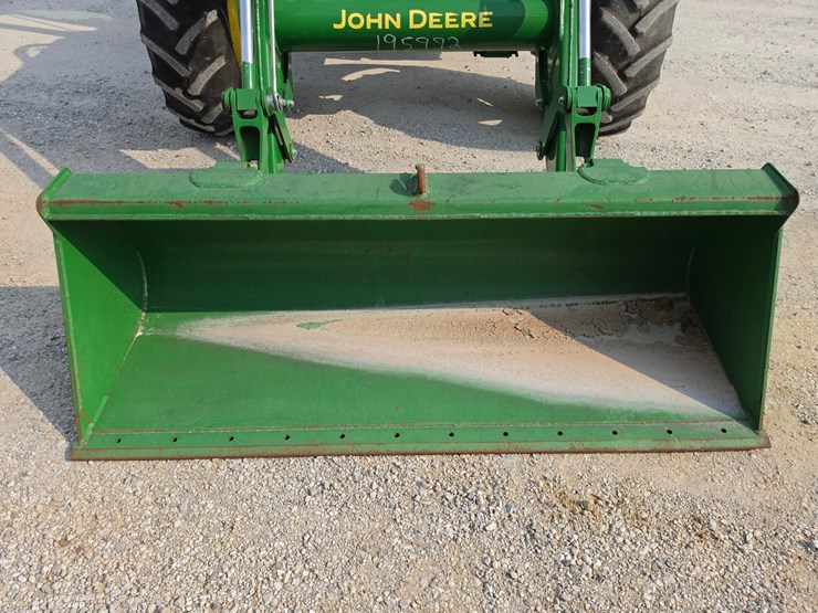 2023-john-deere-6120e-image-3