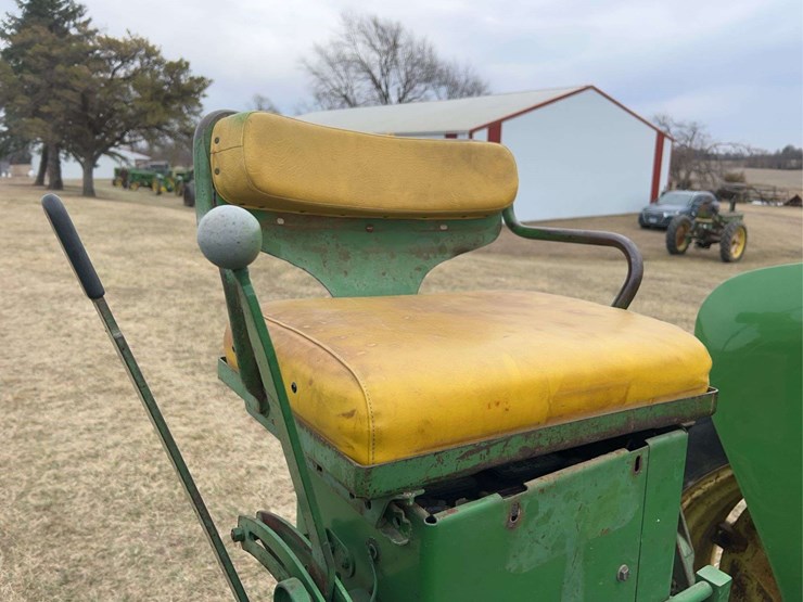 john-deere-520-image-30