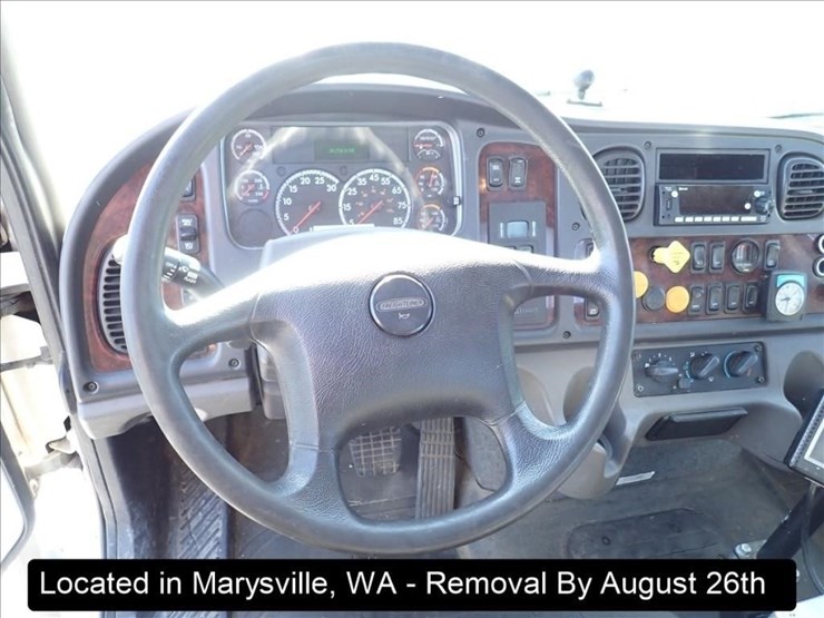 2016-freightliner-114sd-image-38