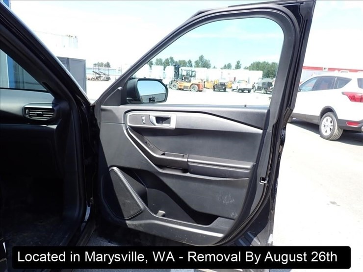 2021-ford-explorer-image-25