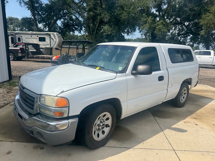2005-gmc-1500-image-2