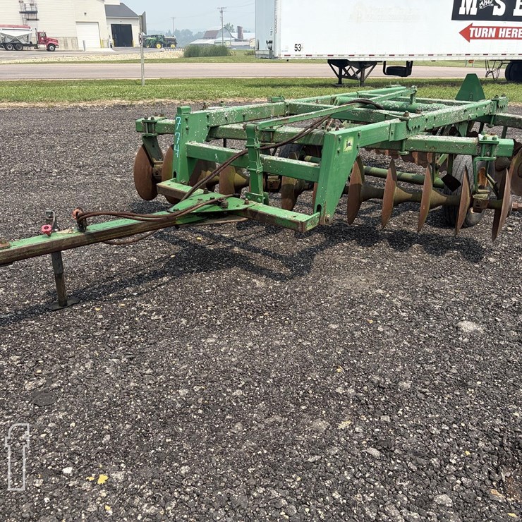 JOHN DEERE OFFSET DISC 774