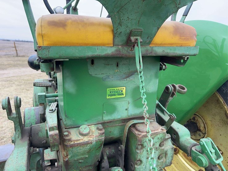 john-deere-520-image-41