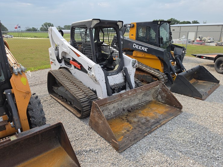 2021-bobcat-t740-image-1