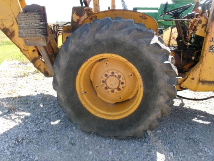 deere-300-image-8