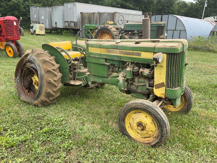 john-deere-320-image-7