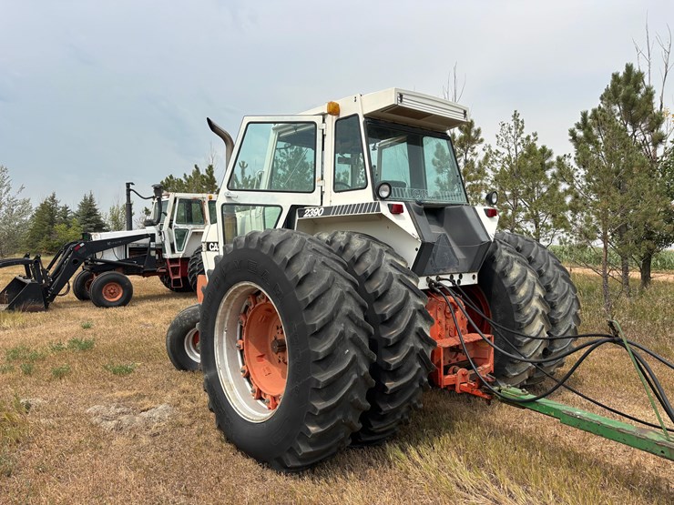case-2390-tractor-image-6