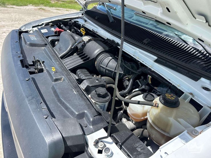 2019-ford-e350-image-8