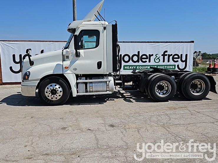 2019-freightliner-cascadia-125-image-2