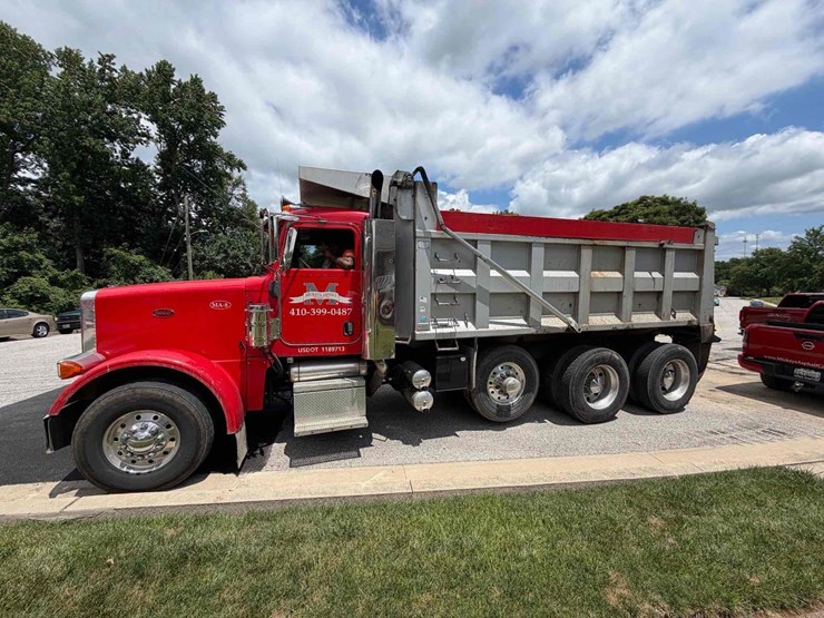 2005-peterbilt-379-image-1
