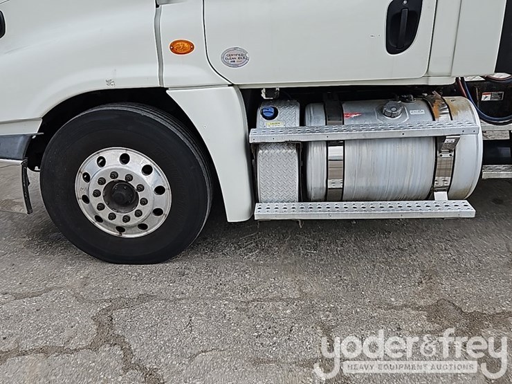2019-freightliner-cascadia-125-image-7