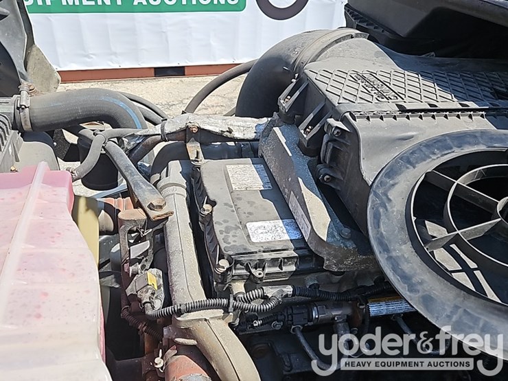 2019-freightliner-cascadia-125-image-29