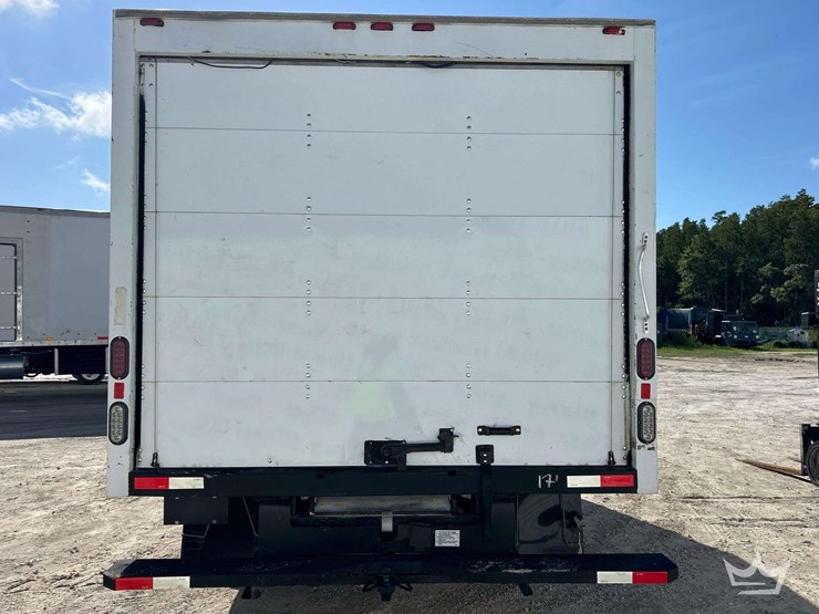 2017-ford-e350-image-30