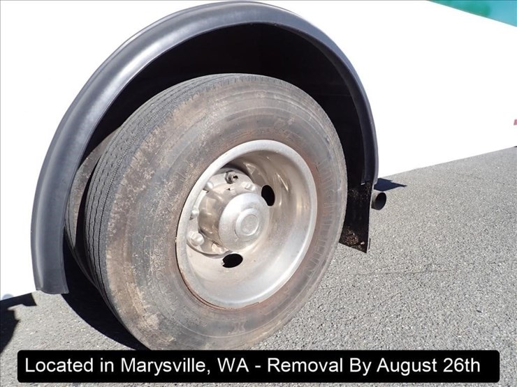 2001-freightliner-mt55-image-25