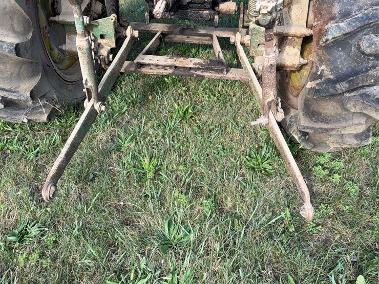 john-deere-330-image-35