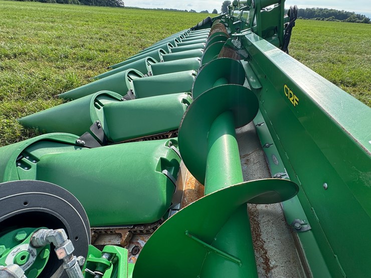 john-deere-c12f-image-12