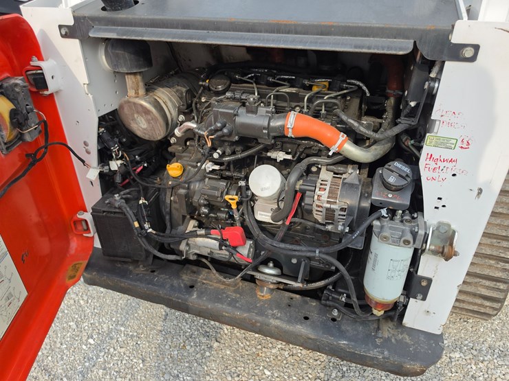 2021-bobcat-t740-image-19