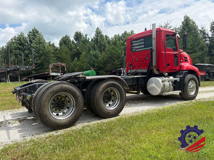 2006-mack-cxn613-t/a-truck-tractor-image-3