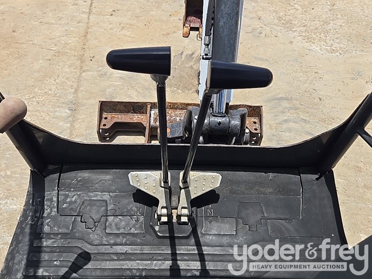 2019-bobcat-e20-image-40