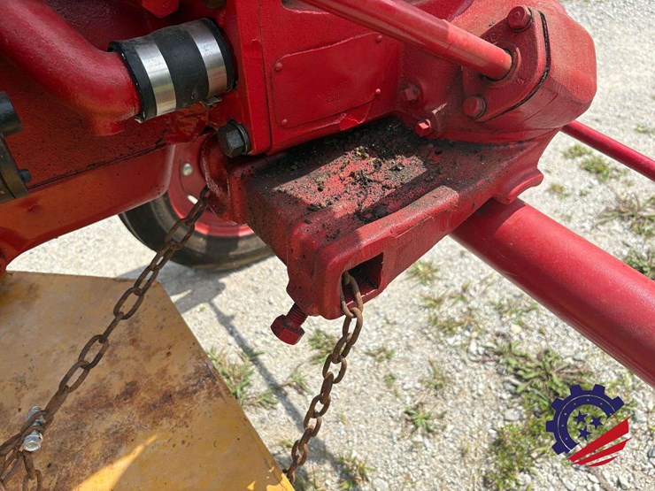 mccormick-farmall-cub-farm-tractor-image-42