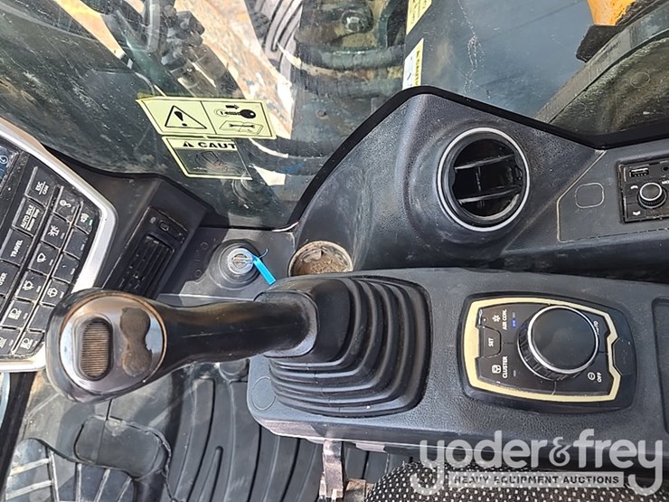2018-hyundai-hx260l-image-69