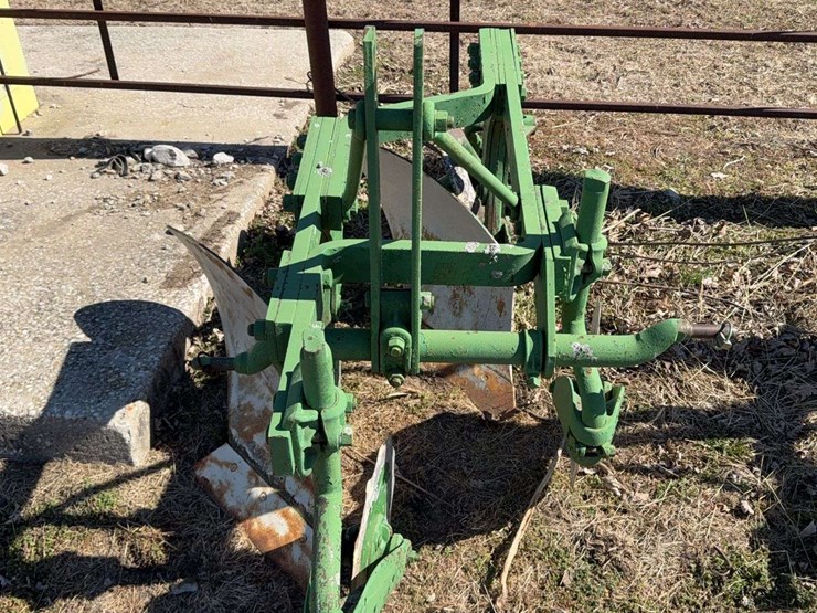 john-deere-three-point-two-bottom-plow-image-6