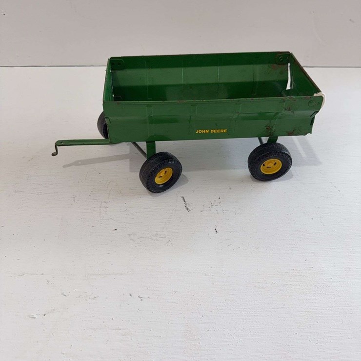 ERTL John Deere barge wagon, die-cast metal, 1/16 scale