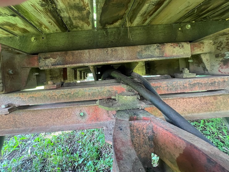 #9924-•-hydraulic-wooden-dump-wagon-image-8