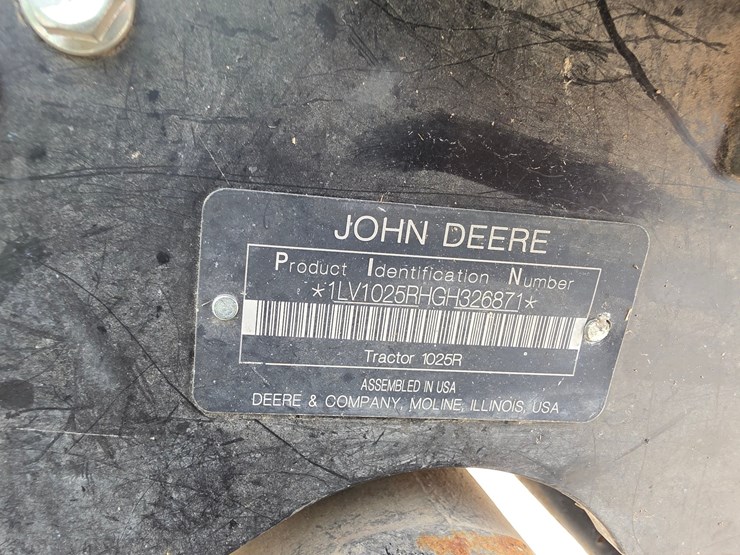 2016-john-deere-1025r-image-23