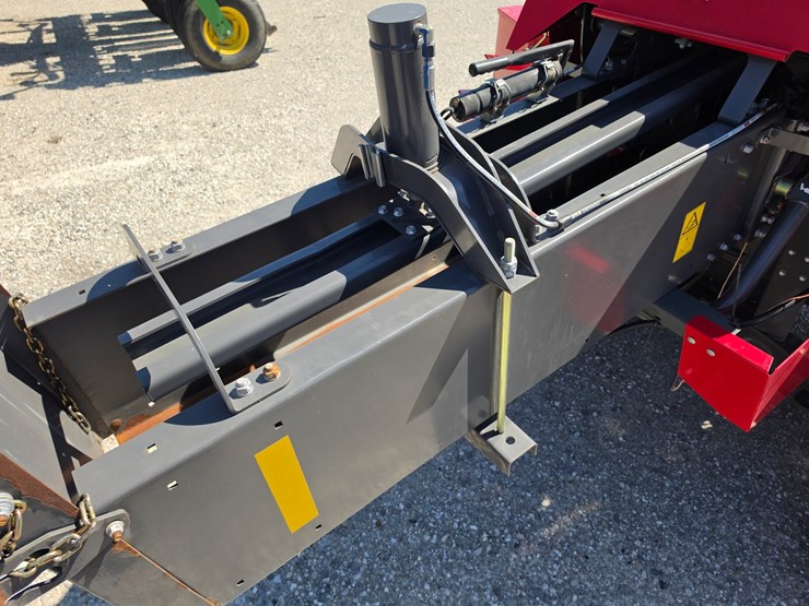 2021-massey-ferguson-1840-image-8