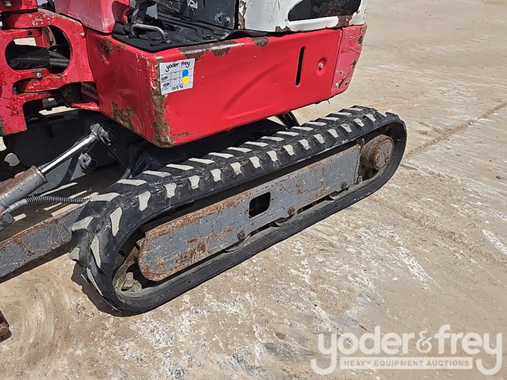 2017-takeuchi-tb210r-image-9