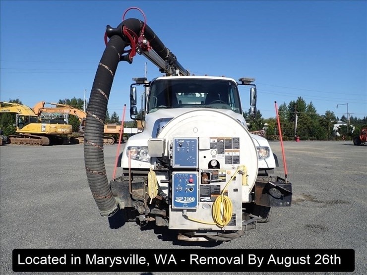 2016-freightliner-114sd-image-45