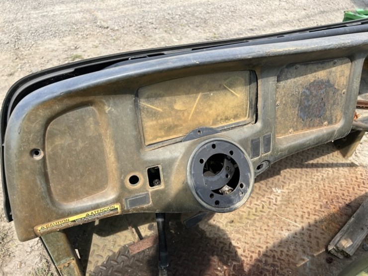 2020-john-deere-gator-image-7